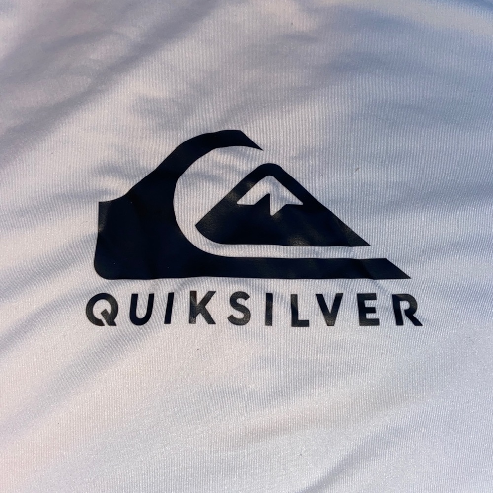 Large Quiksilver surfing shirt
